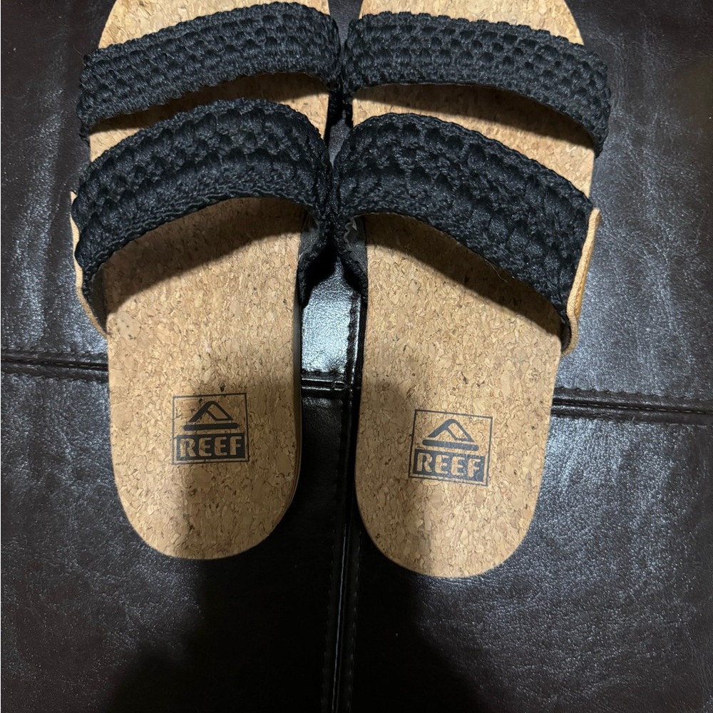 Reef Women’s Cushioned Vista Thread sandals